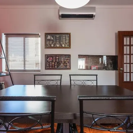 The Flat Apartment *