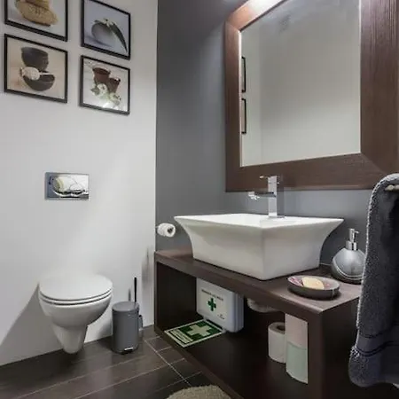 The Flat Apartment *